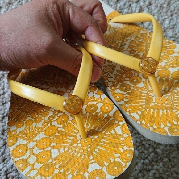 Tory Burch yellow tassels patterns Flip Flops size 7 - Picture 4 of 11